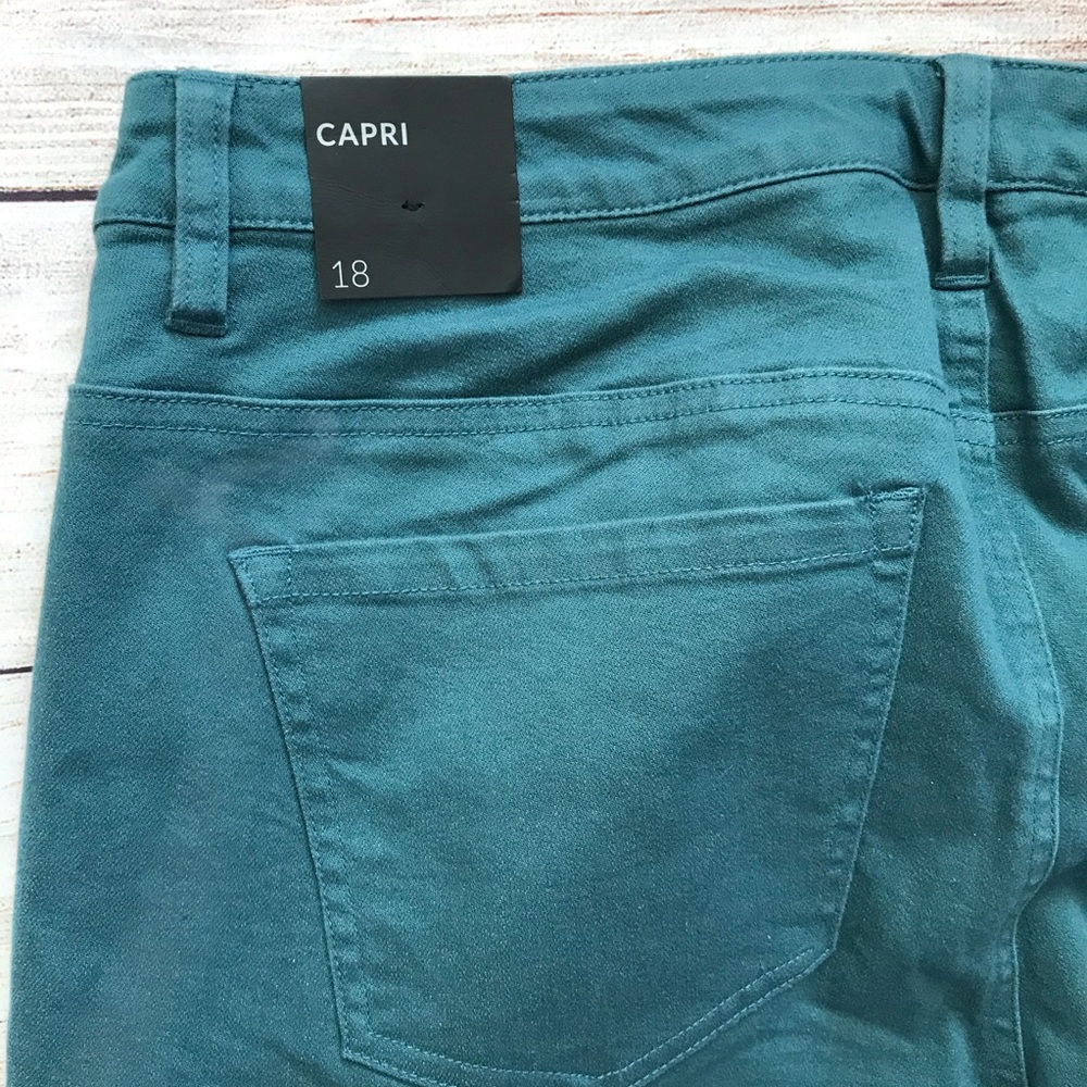 Lane Bryant Capris Size:18 - Picture 4 of 5
